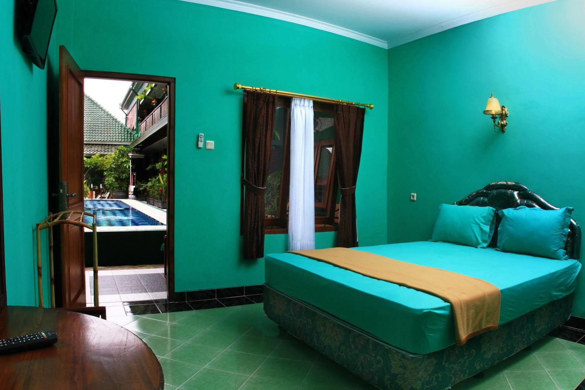 Diana Malioboro Hotel Jogja Yogyakarta Exterior foto