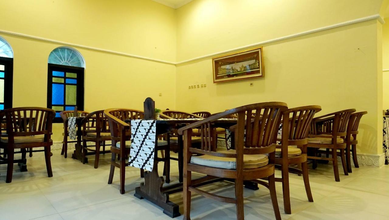 Diana Malioboro Hotel Jogja Yogyakarta Exterior foto