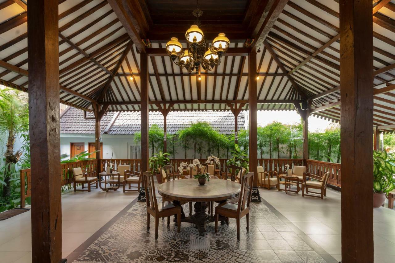 Diana Malioboro Hotel Jogja Yogyakarta Exterior foto